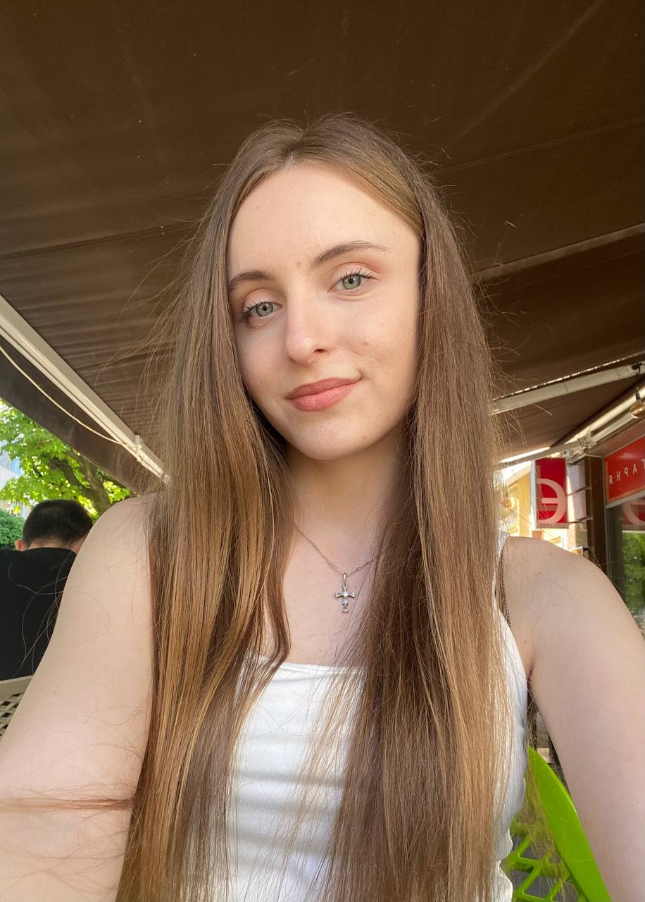 Учитель корейского языка Катя